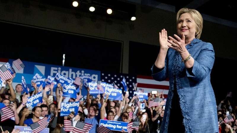 Clinton Faces GOP Congress Without Strong Democratic Support